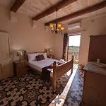 Villa Ta' Rozi 5 Bedrooms, 6 Bathrooms And Private Pool *
