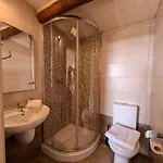 Villa Ta' Rozi 5 Bedrooms, 6 Bathrooms And Private Pool *