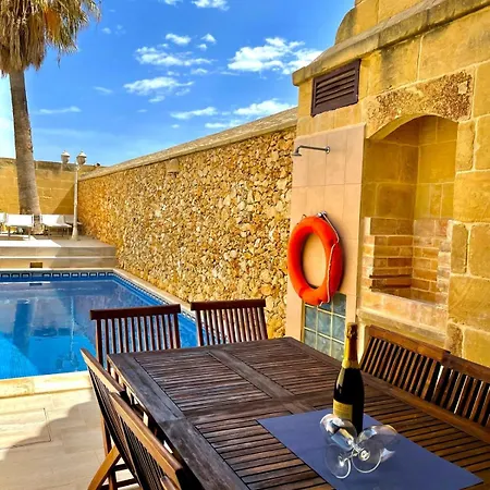 Ta' Rozi 5 Bedrooms, 6 Bathrooms And Private Pool Villa