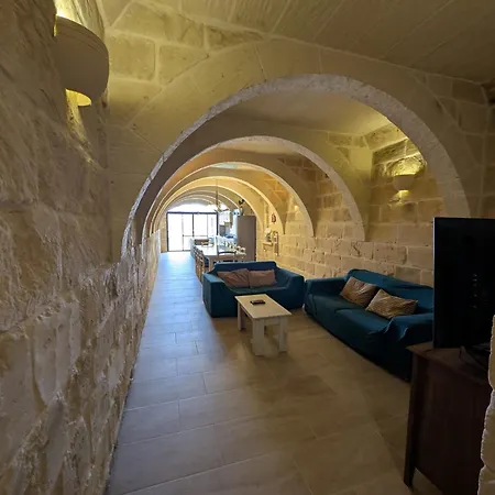 Ta' Rozi 5 Bedrooms, 6 Bathrooms And Private Pool 别墅 Għarb