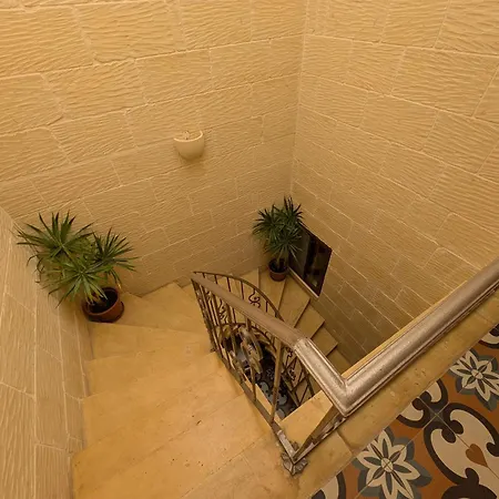 Villa Ta' Rozi 5 Bedrooms, 6 Bathrooms And Private Pool *