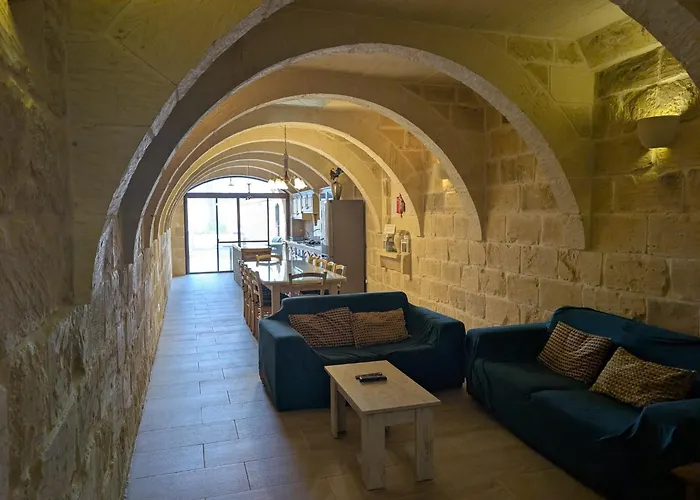 Ta' Rozi 5 Bedrooms, 6 Bathrooms And Private Pool