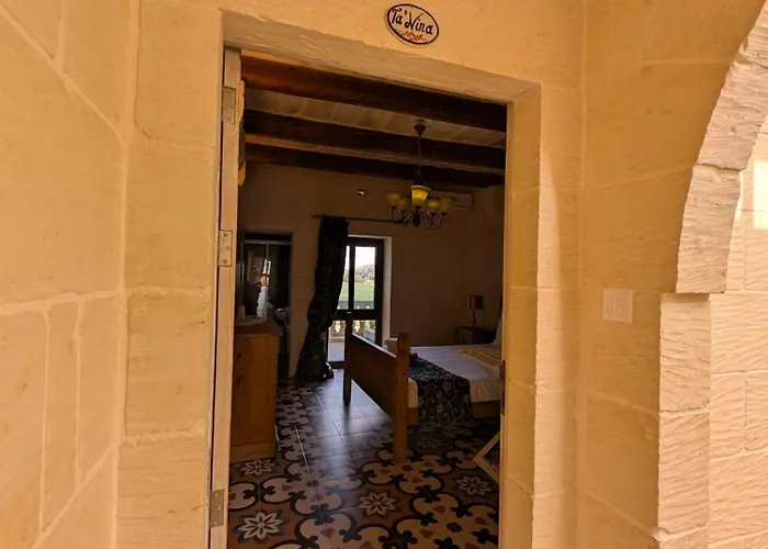 Ta' Rozi 5 Bedrooms, 6 Bathrooms And Private Pool