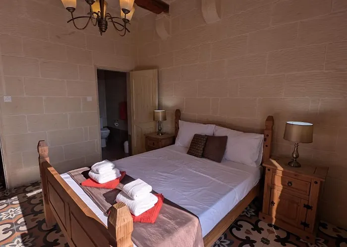 Ta' Rozi 5 Bedrooms, 6 Bathrooms And Private Pool 别墅 Għarb