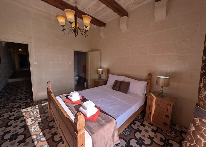 Ta' Rozi 5 Bedrooms, 6 Bathrooms And Private Pool Villa *